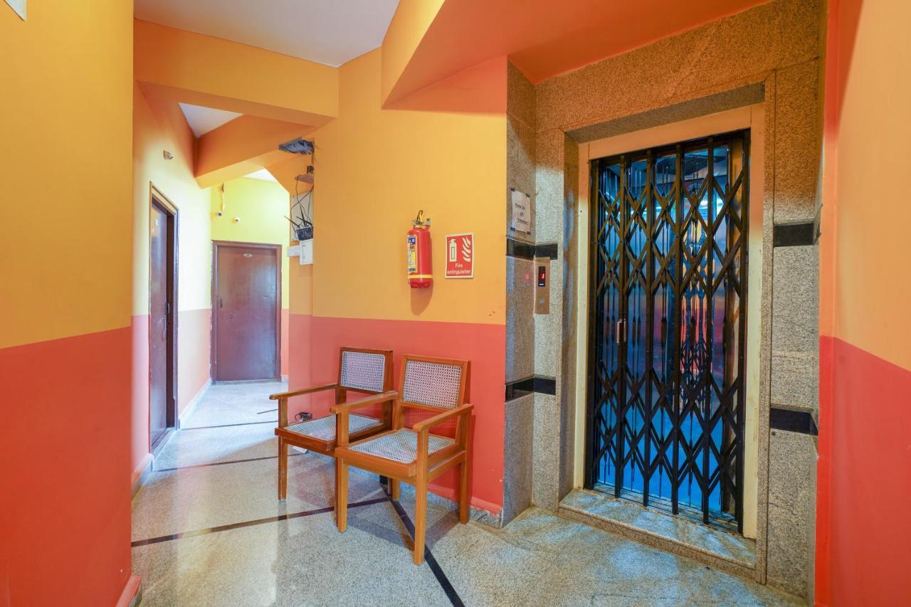 Oyo 70286 Svr Grand Hotel Hyderabad Exterior foto